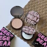 پودر فیکس فشرده Gege Bear مدل Feathery Mist Setting Powder