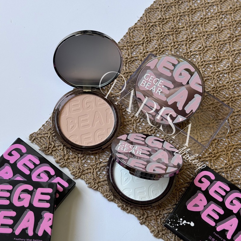 پودر فیکس فشرده Gege Bear مدل Feathery Mist Setting Powder