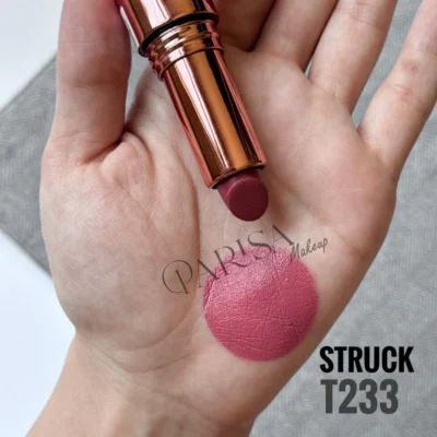 رژلب مات مخملی رولوشن Revolution کد 233(رنگ Struck)