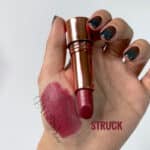 رژلب مات مخملی رولوشن Revolution کد 233(رنگ Struck)