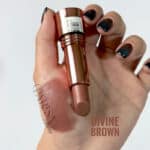 رژلب مات مخملی رولوشن Revolution کد 240(رنگ Divine Brown)