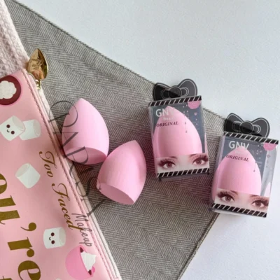 اسفنج آرایشی کات دار GNV Beauty رنگ صورتی کمرنگ