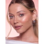 هایلایتر استیکی کره ای شیگلم SHEGLAM مدل Buttery Bling Highlight Stick رنگ Pink Satin - Image 3