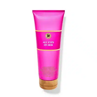 کرم بدن آبرسان بث اند بادی Bath & Body Ultimate Hydration Body Cream مدل All Eyes On Her (226 گرم)