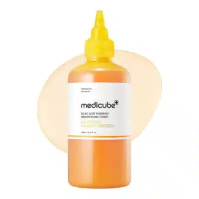 تونر لایه‌ بردار و روشن‌ کننده صورت و بدن مدکیوب Medicube حاوی کوجیک اسید و زردچوبه مدل Kojic Acid Turmeric Resurfacing Toner (250 میل)