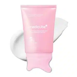 کرم گواشا ضد چروک و لیفت کننده صورت و گردن مدی کیوب Medicube حاوی PDRN و کلاژن مدل PDRN Collagen Gua Sha Neck Wrinkle Cream (90 گرم)