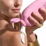 شیر بدن روشن‌ کننده و درخشان‌ کننده بایفاس Byphasse مدل Sugar Glow Illuminating Body Milk (400 میل) - تصویر 2